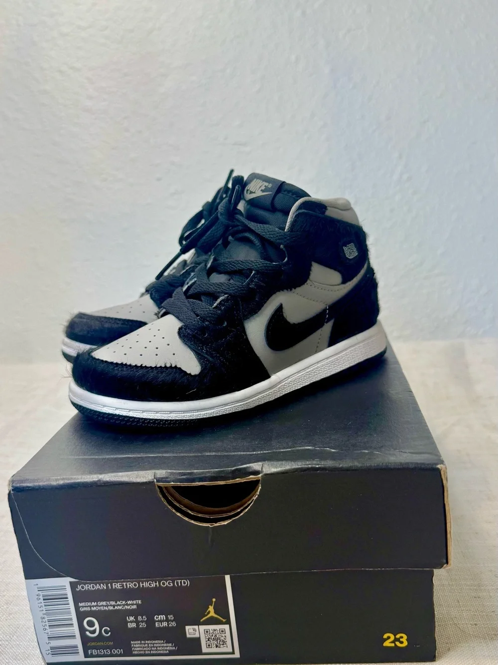 Nike Jordan 1 Retro Kids High-Top Sneakers TD in Black and Grey